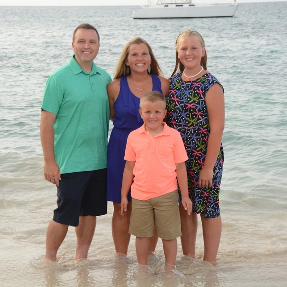 Meet your Posher, Danielle - Picture 1 of 1